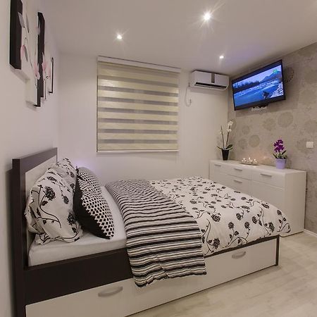 מוסטר Apartments Aida מראה חיצוני תמונה